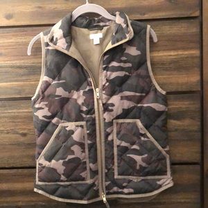 J Crew Camo Puffer Vest - Size XS